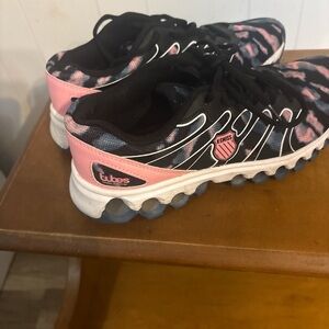 K-Swiss Black and Pink Tubes Sneakers